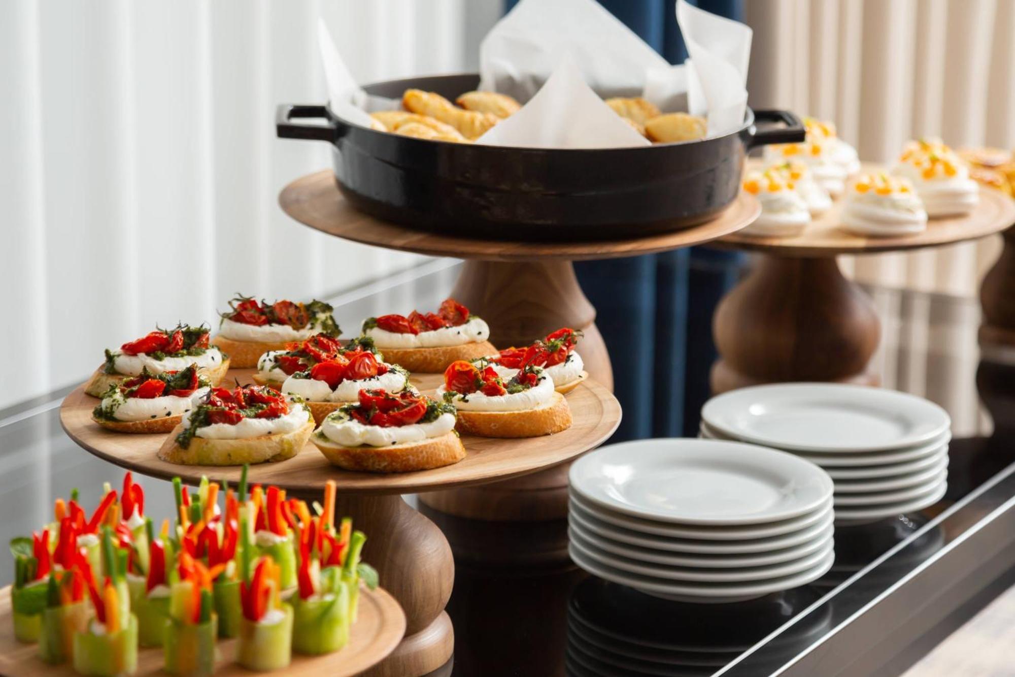 Courtyard By Marriott Tashkent Hotell Eksteriør bilde