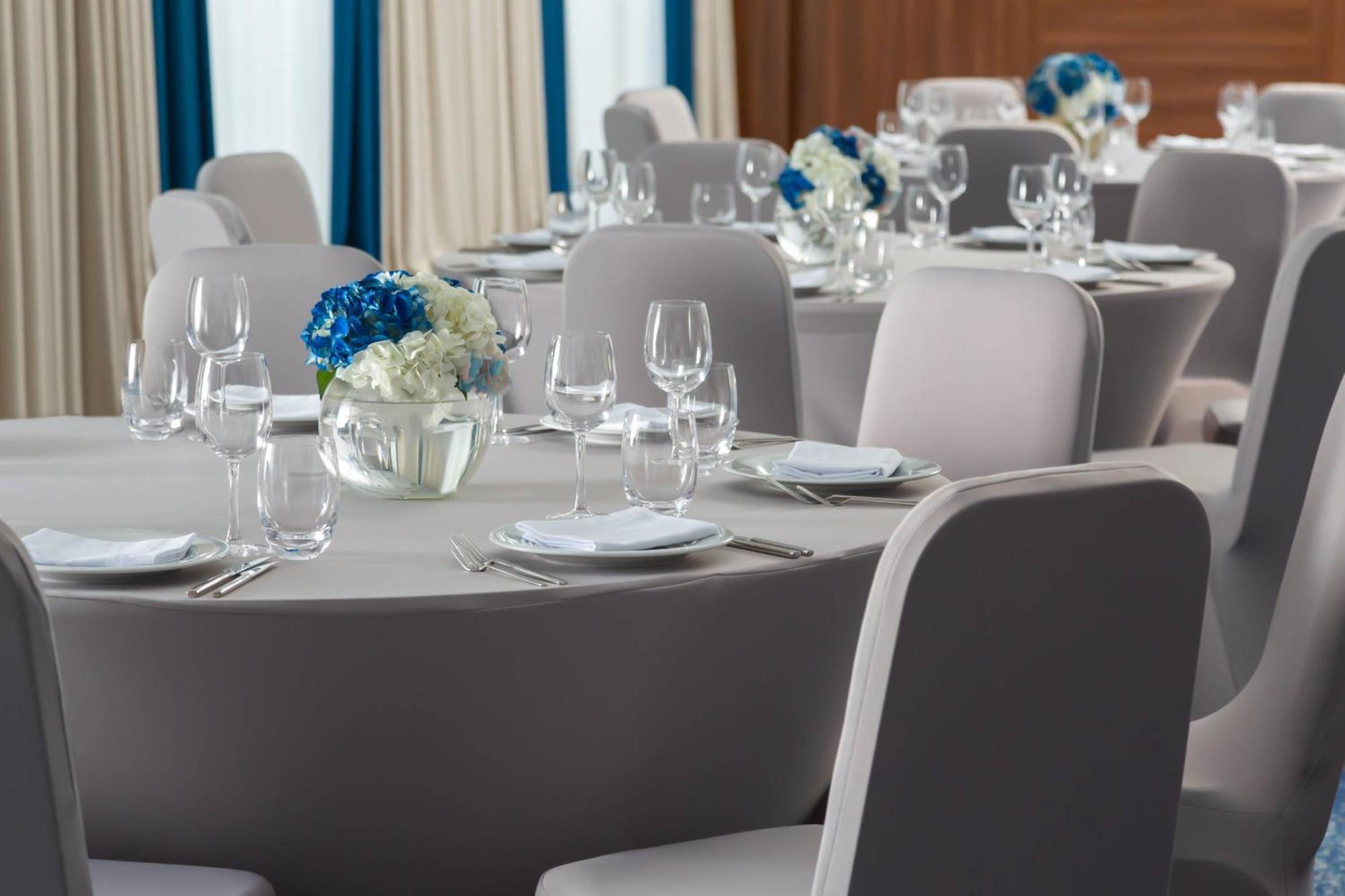 Courtyard By Marriott Tashkent Hotell Eksteriør bilde