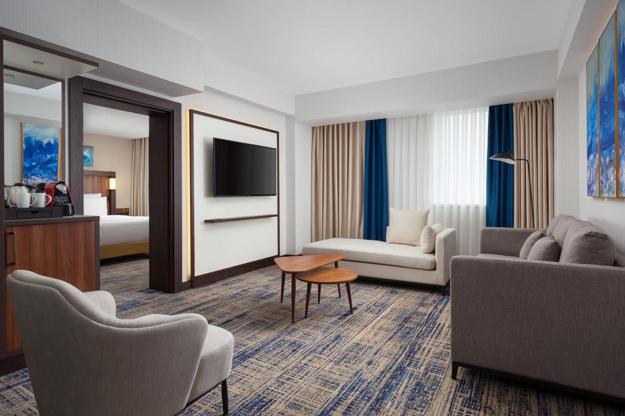 Courtyard By Marriott Tashkent Hotell Eksteriør bilde