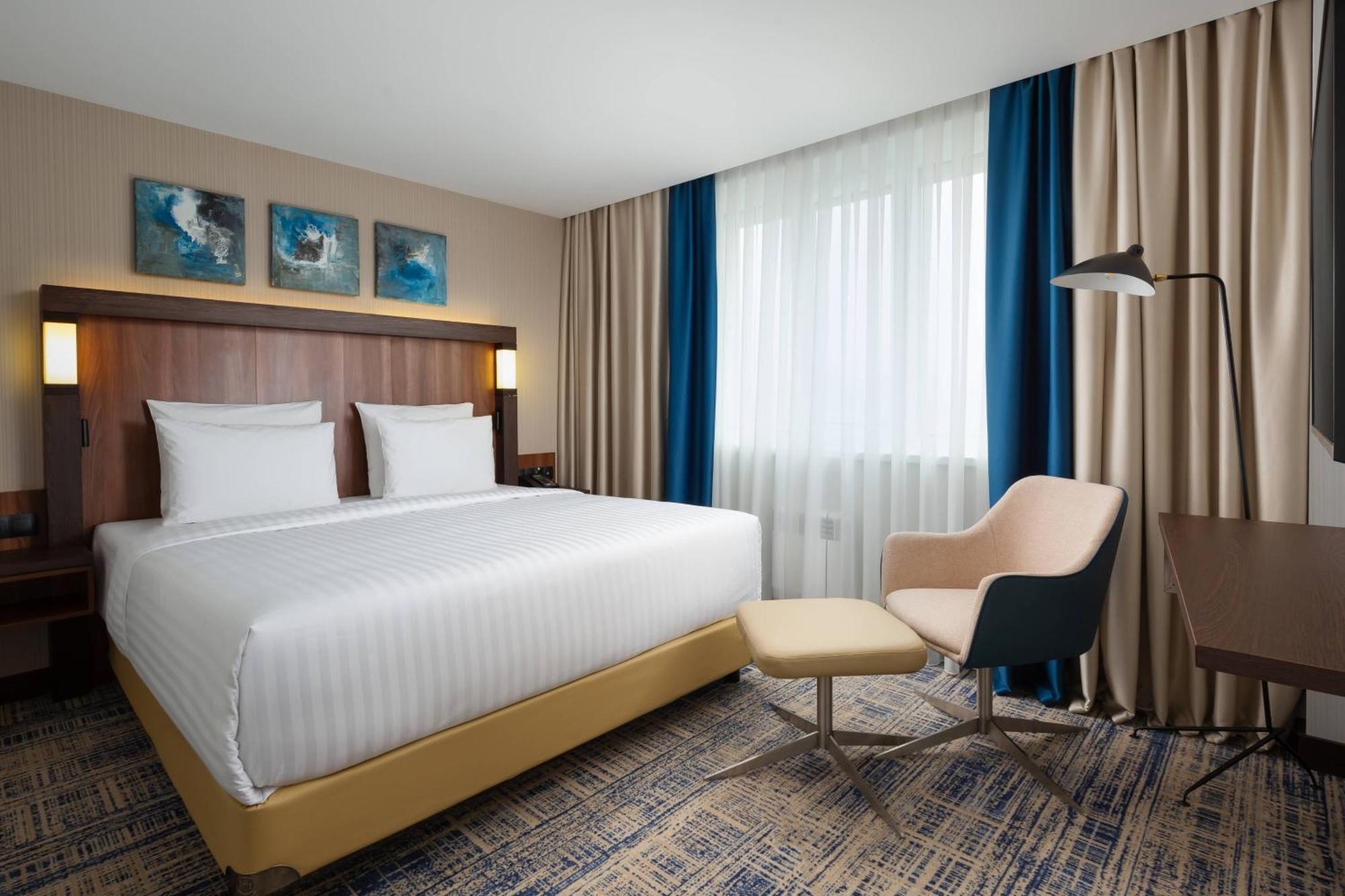 Courtyard By Marriott Tashkent Hotell Eksteriør bilde