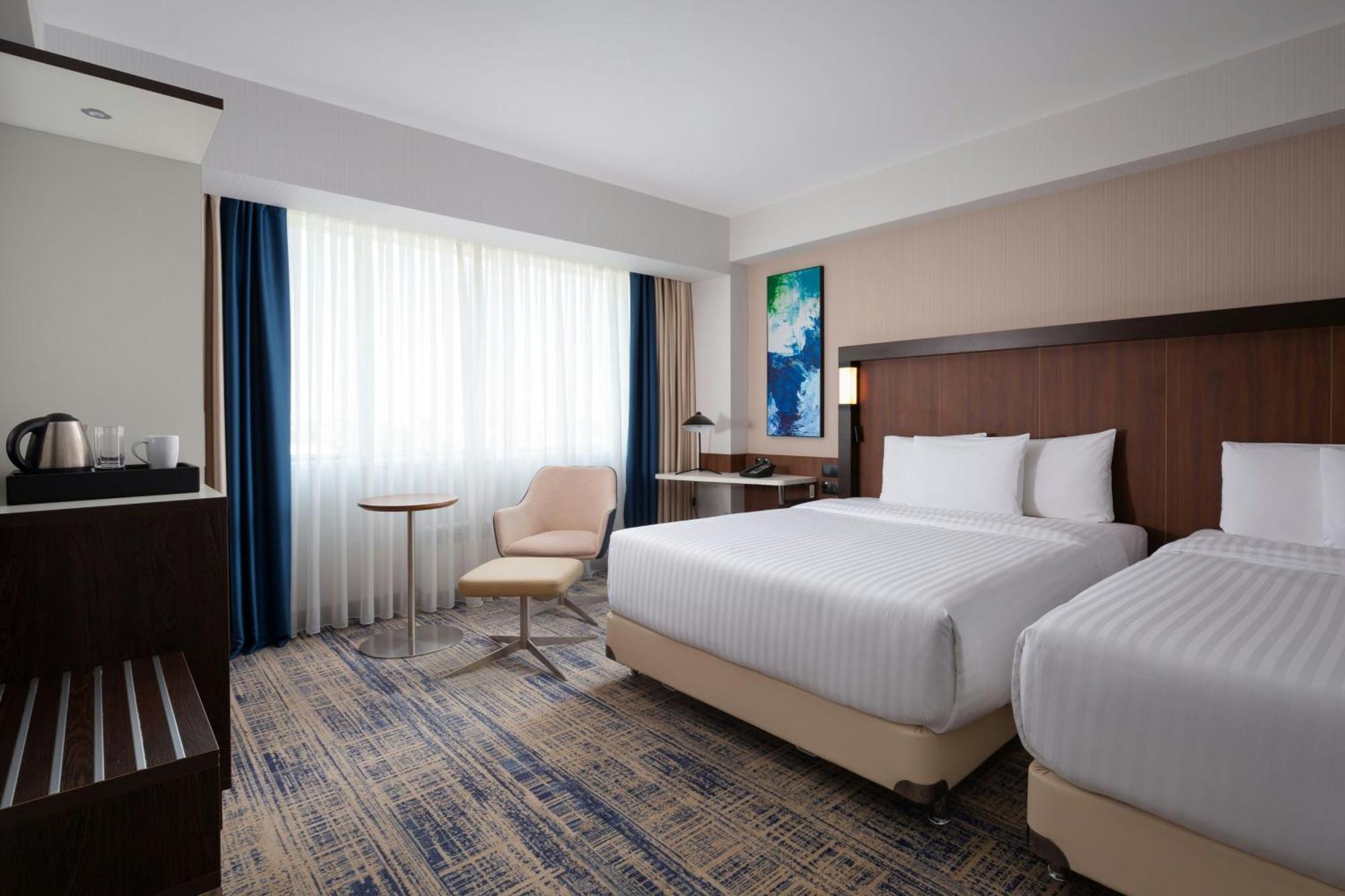 Courtyard By Marriott Tashkent Hotell Eksteriør bilde
