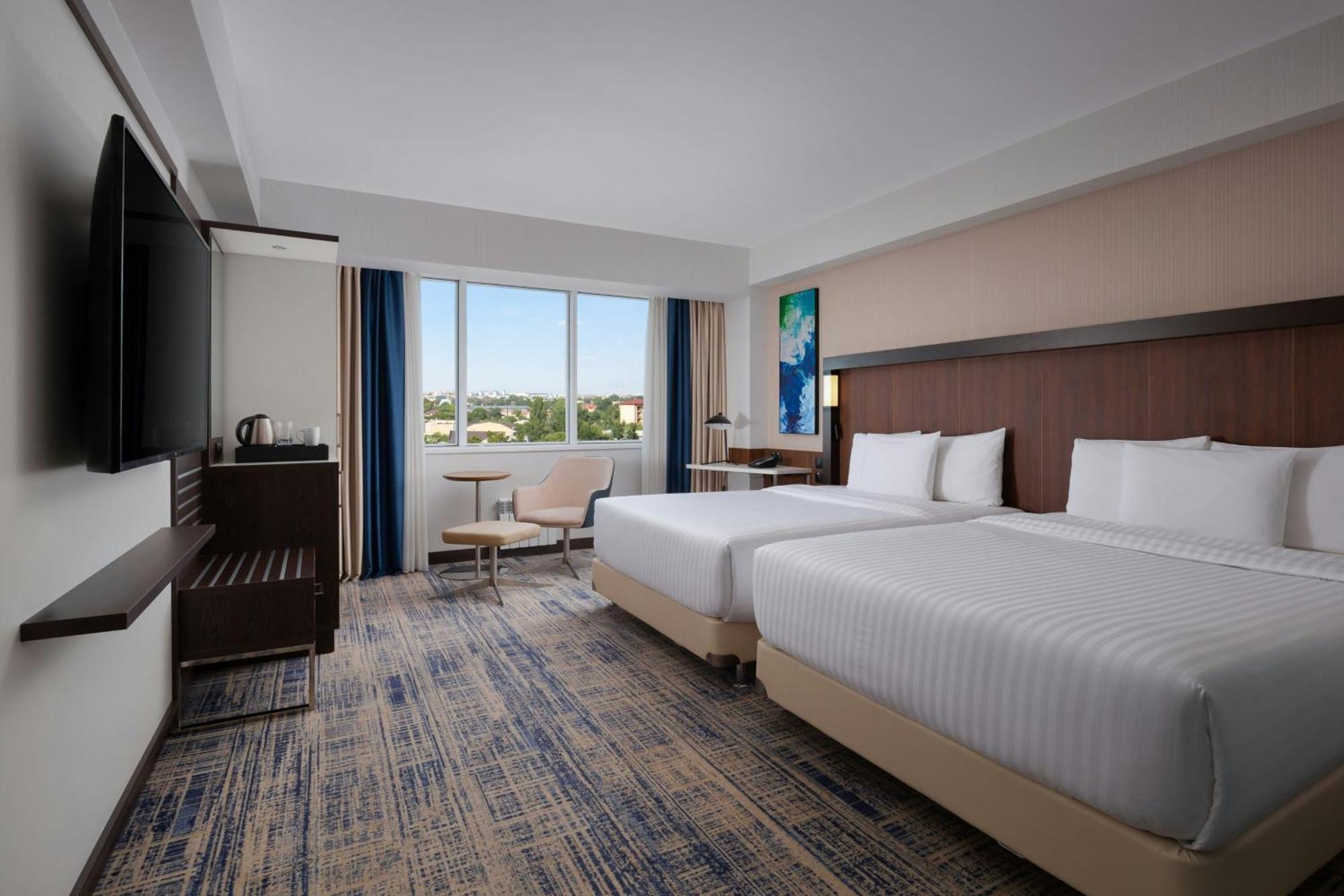 Courtyard By Marriott Tashkent Hotell Eksteriør bilde