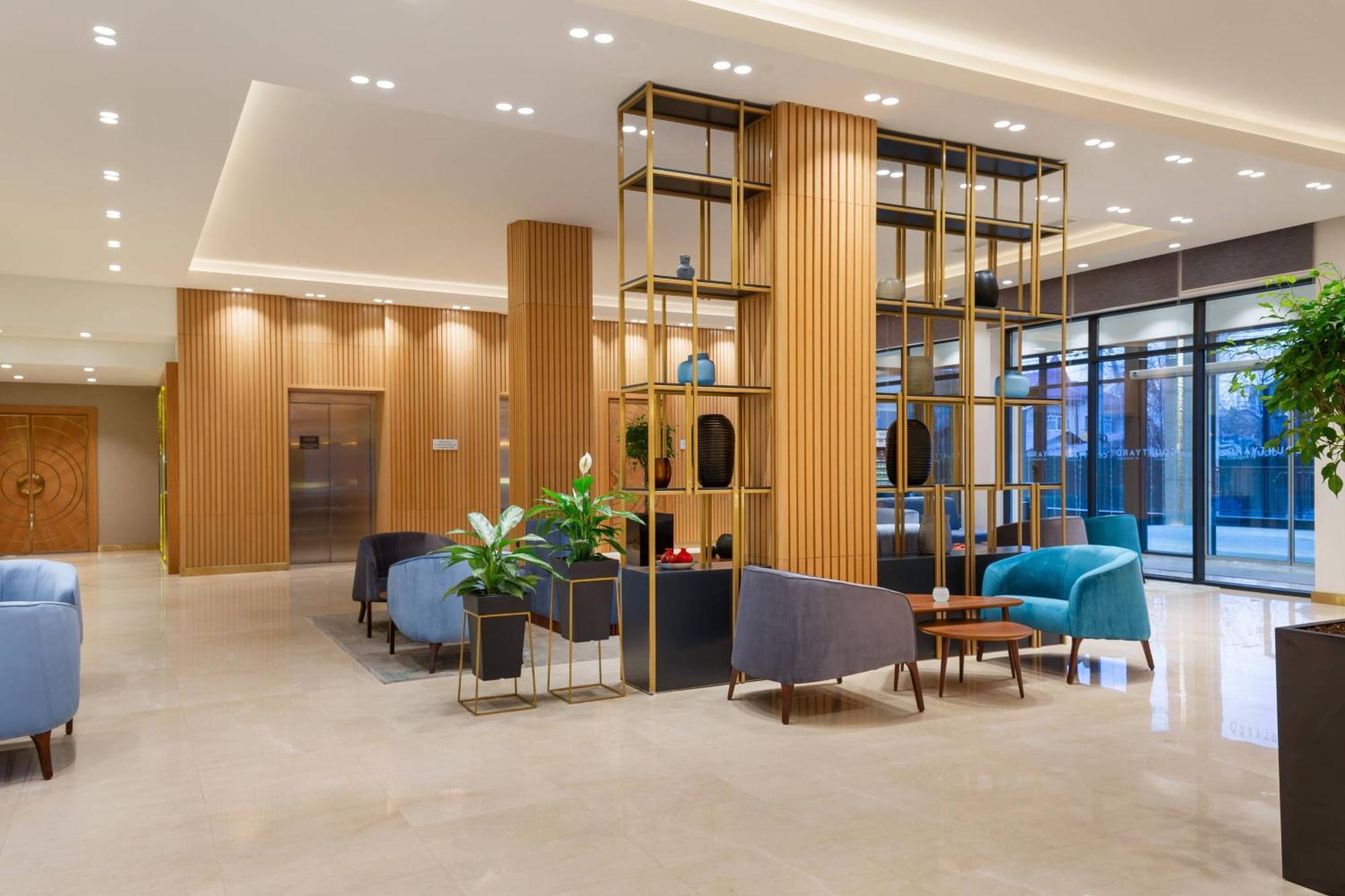 Courtyard By Marriott Tashkent Hotell Eksteriør bilde
